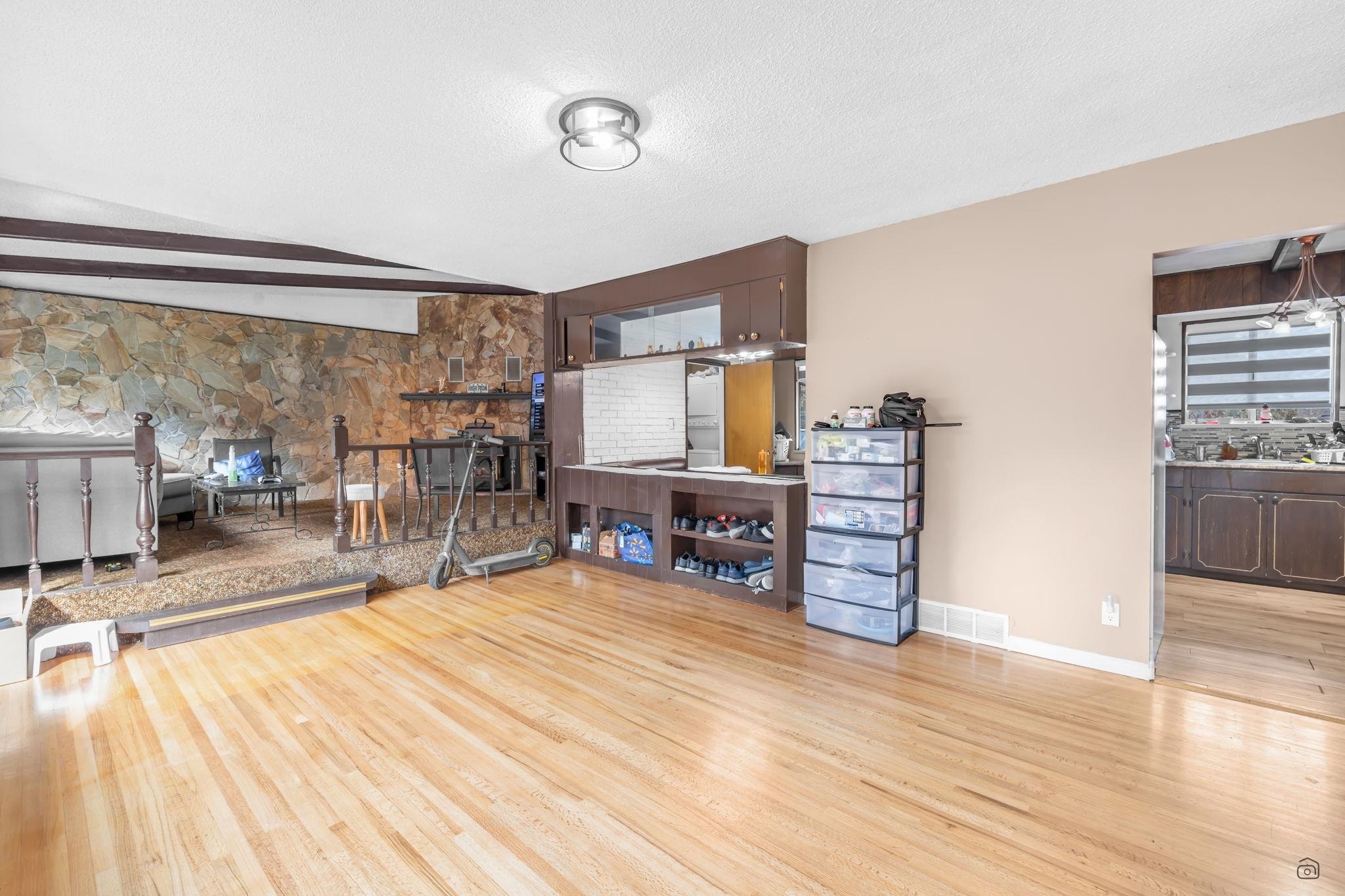Photo de la propriété: 9774 131A Street BC V3T 3R3