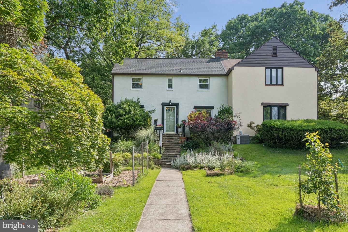 Property Photo: 5721 Greenspring Avenue MD 21209