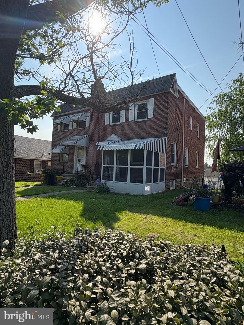 Property Photo:  649 Poplar Street  PA 19079 