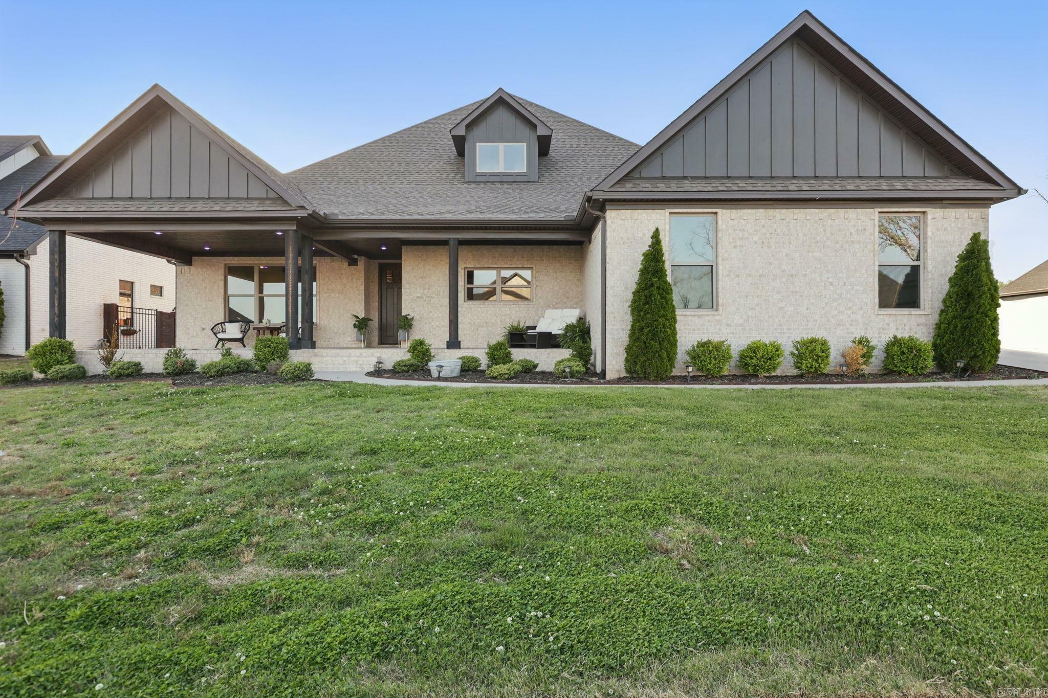 Property Photo: 7429 Lake Point Circle AR 72019