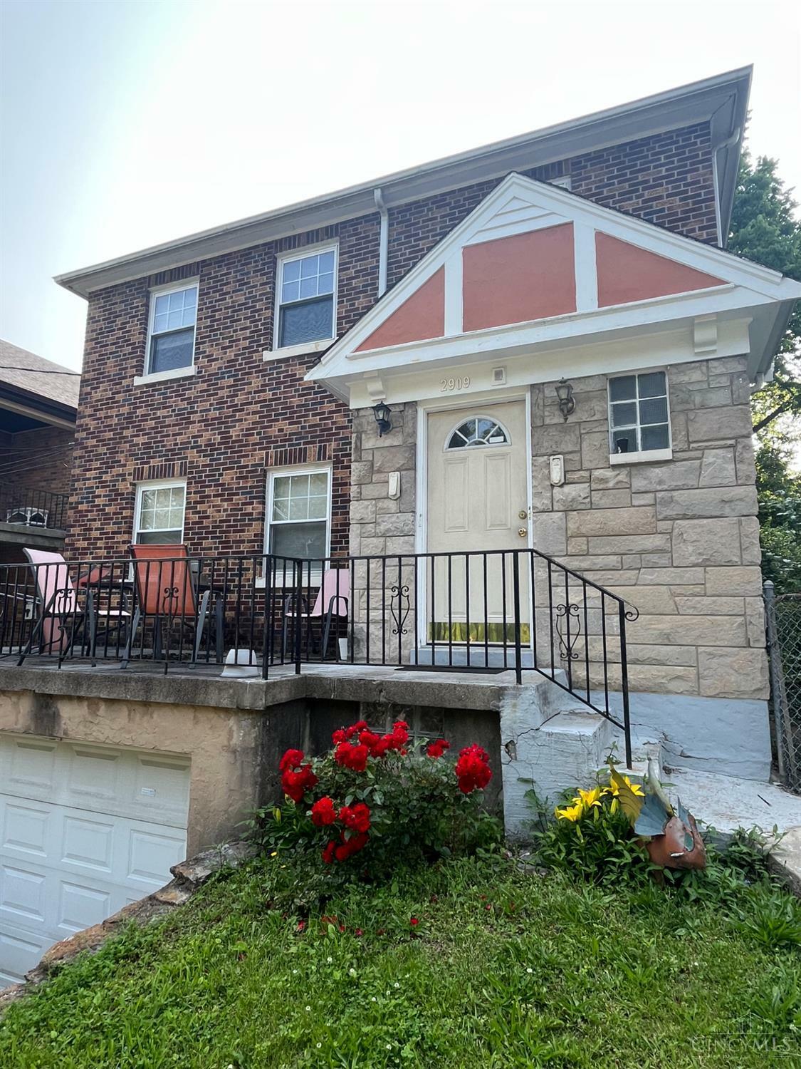 Property Photo: 2909 Cavanaugh Avenue OH 45211