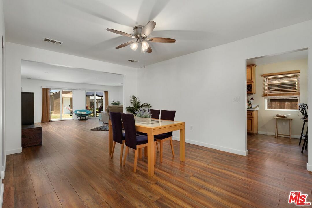 Property Photo:  7513 Louise Ave  CA 91406 