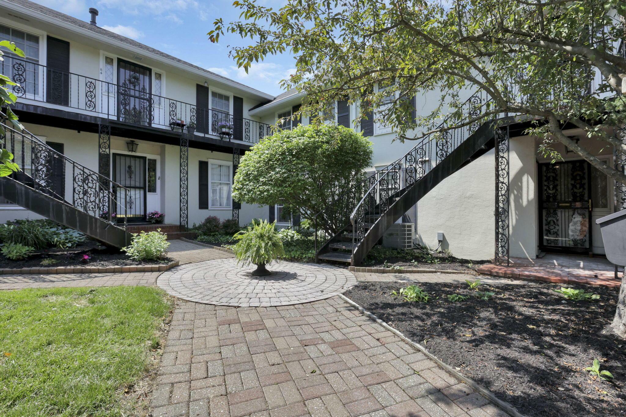 Property Photo:  1631 Roxbury Road  OH 43212 