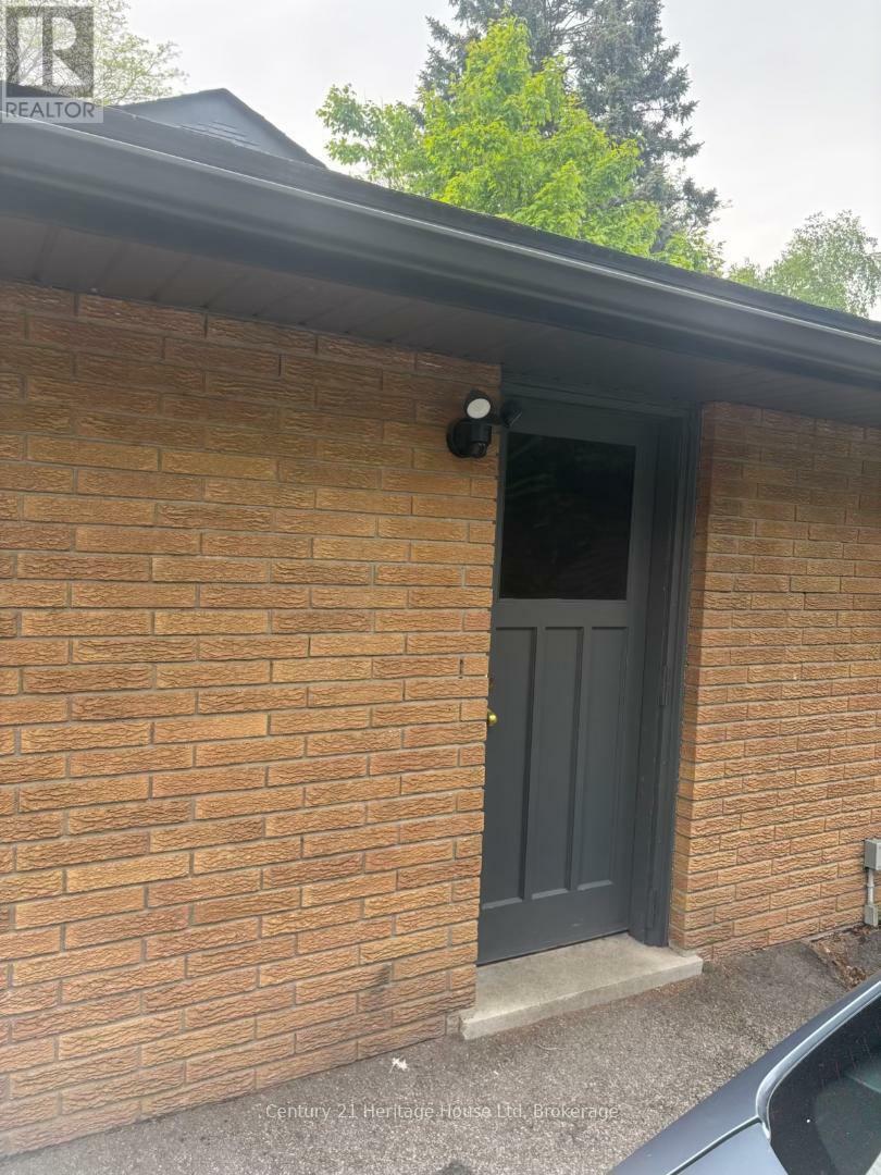 Property Photo: 73 Rosewood Avenue ON N1H 6A2
