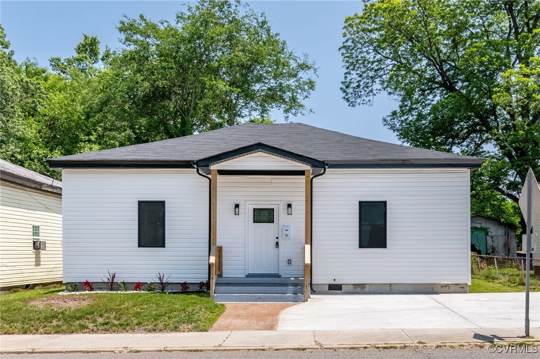 Property Photo:  1330 Halifax Street  VA 23803 