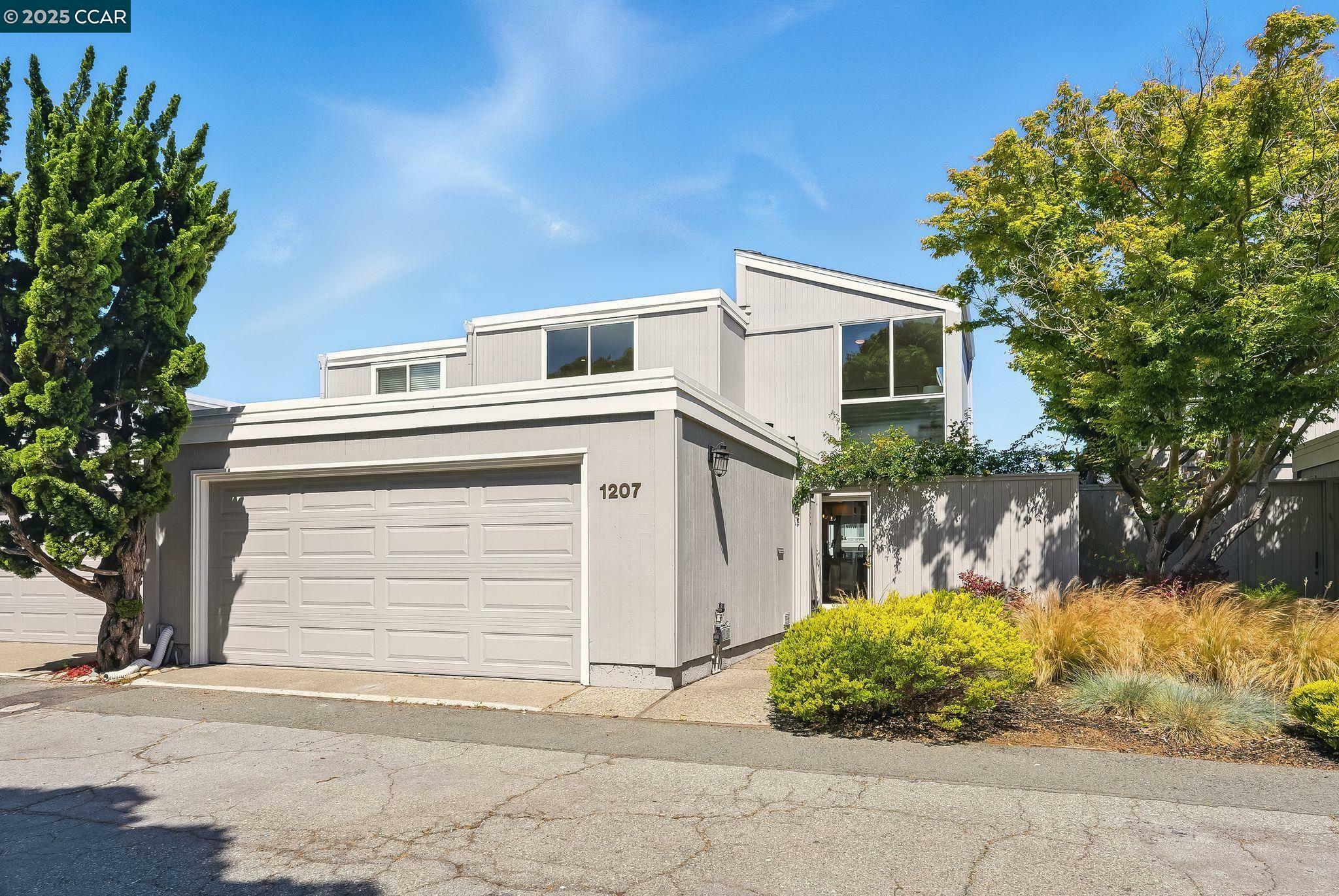 Property Photo: 1207 Ballena Blvd CA 94501