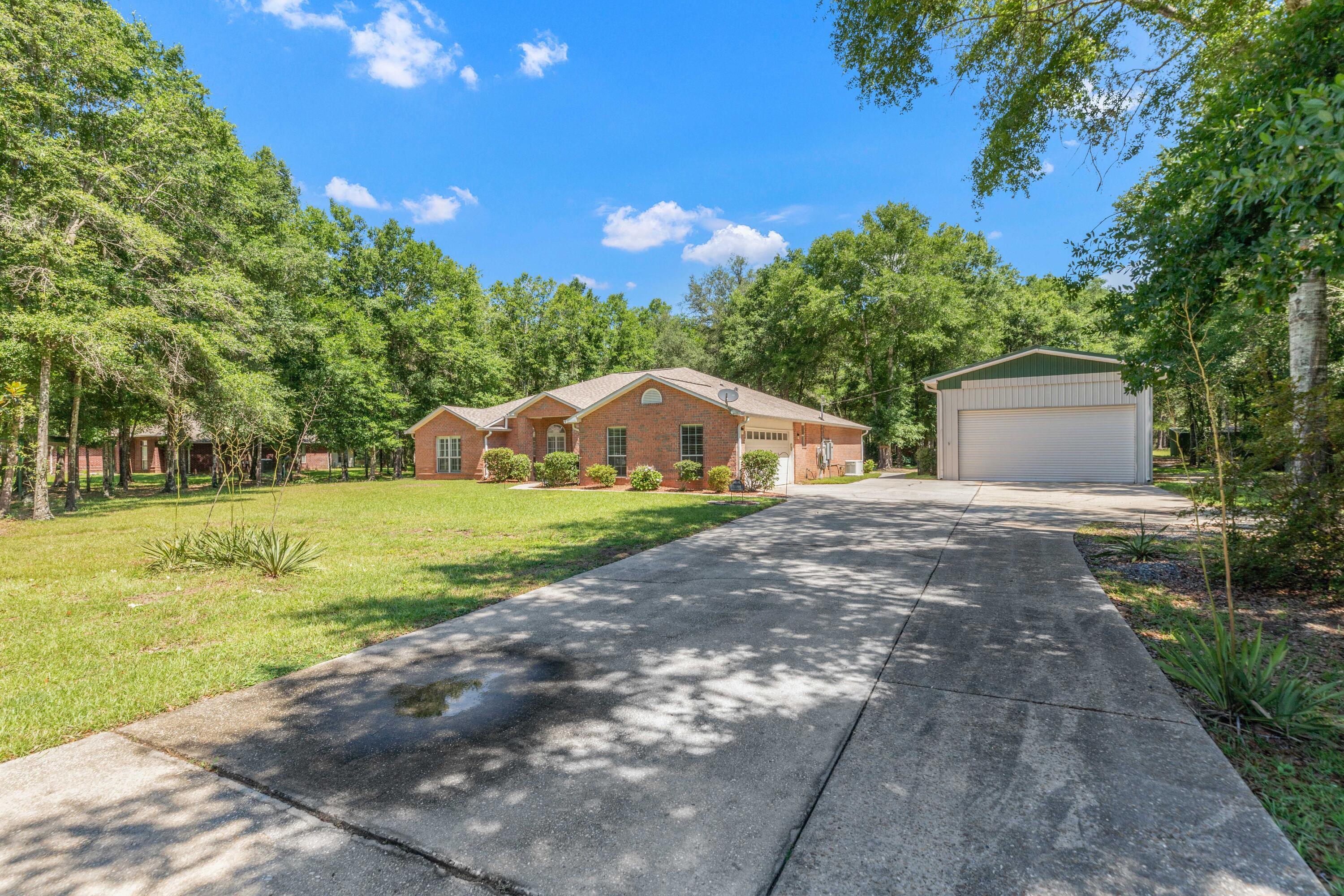 Property Photo: 1184 Blackberry Circle FL 32531