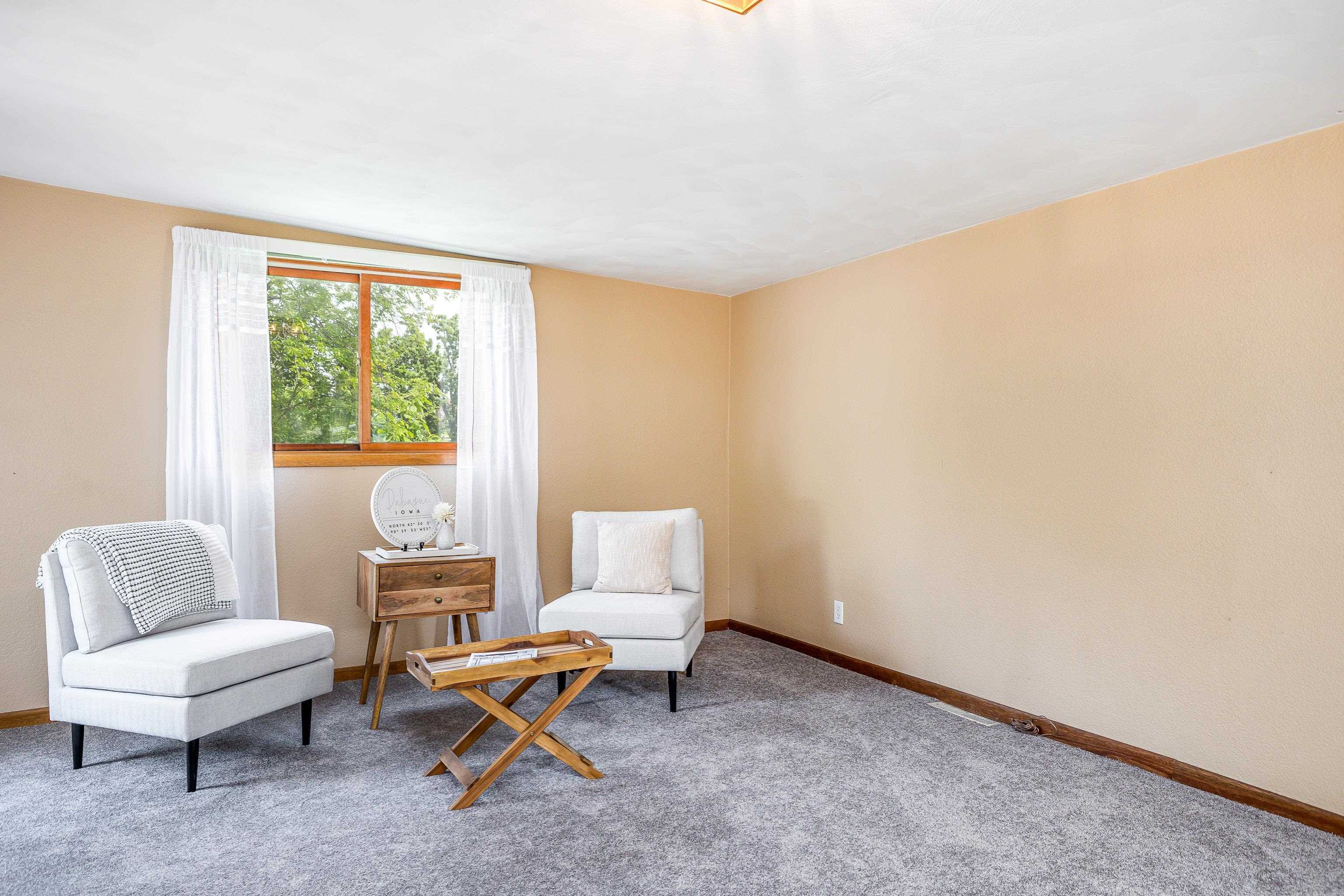 Property Photo: 1165 Oak Street IA 52003