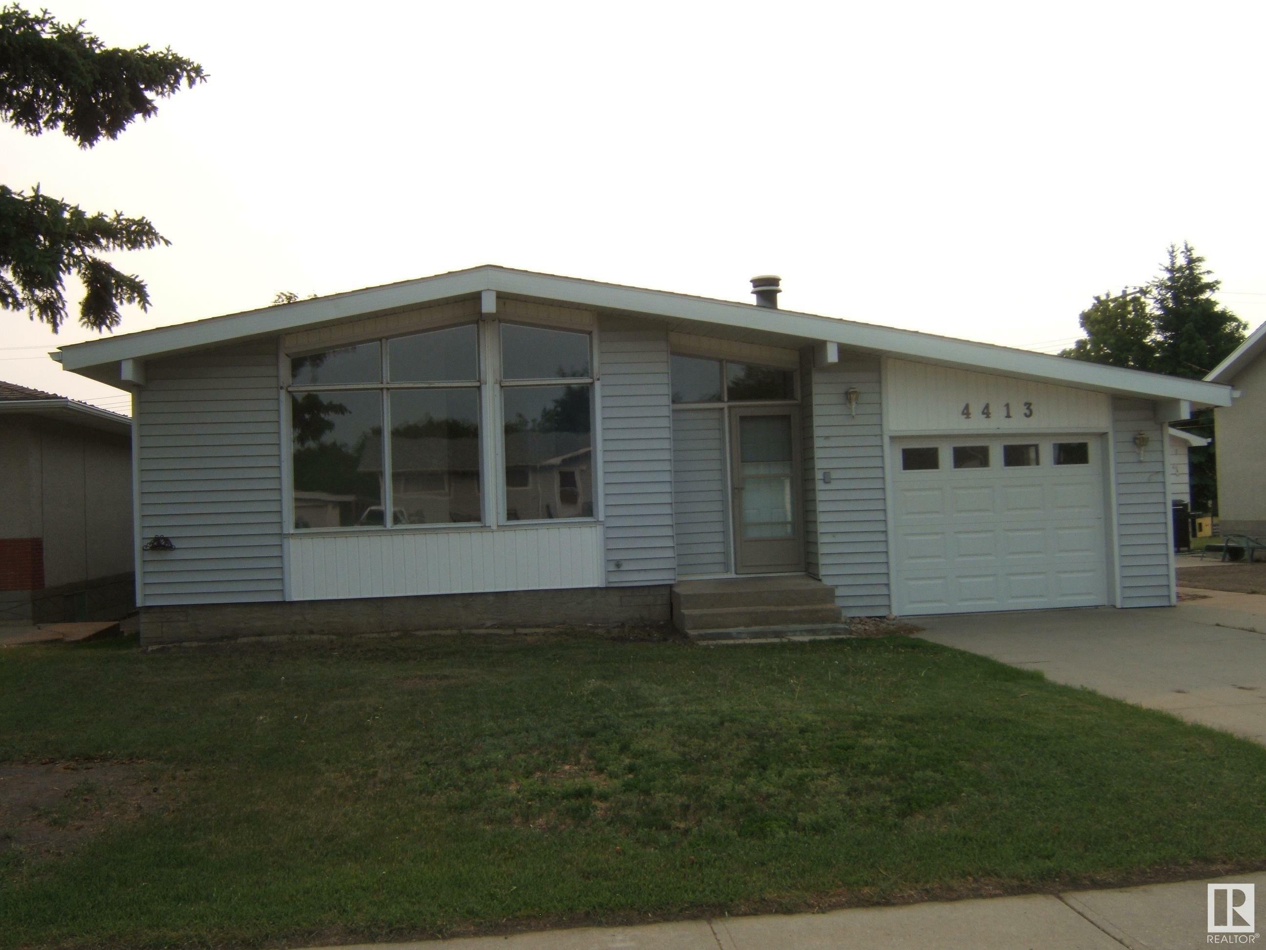 Photo de la propriété: 4413 48A Street AB T9C 1A8
