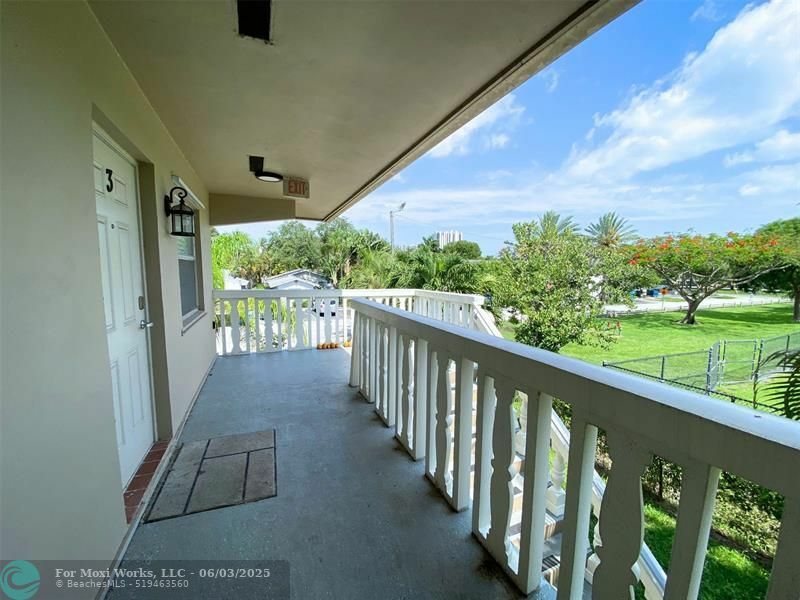 Property Photo:  624 NE 10th Ave 3  FL 33304 