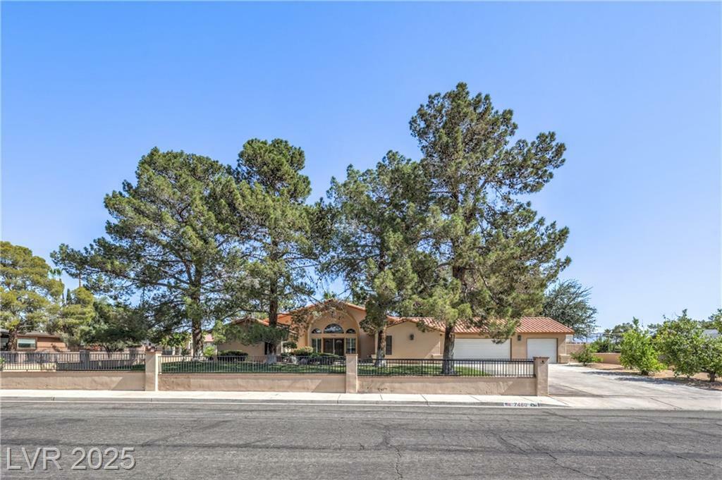 Property Photo: 7460 Buckskin Avenue NV 89129