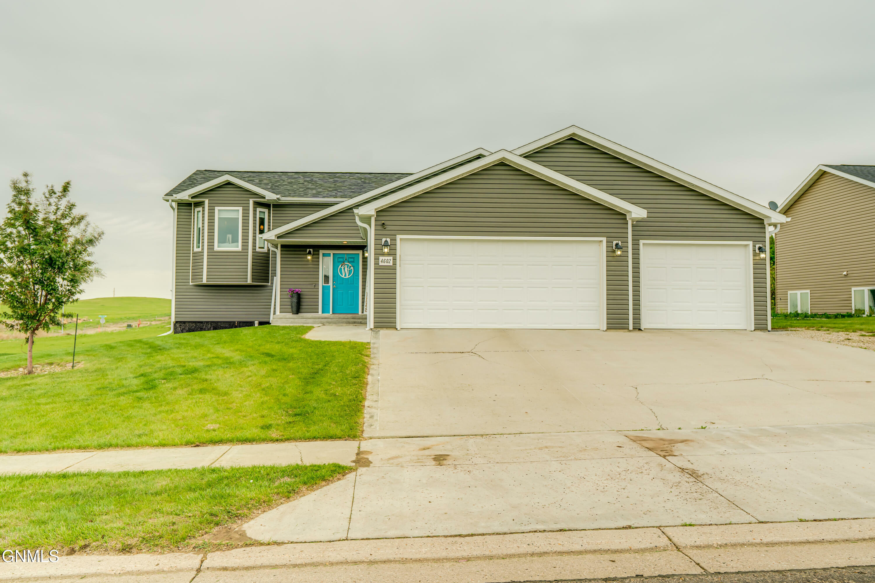 4602 Crown Point Road NW  Mandan ND 58554 photo