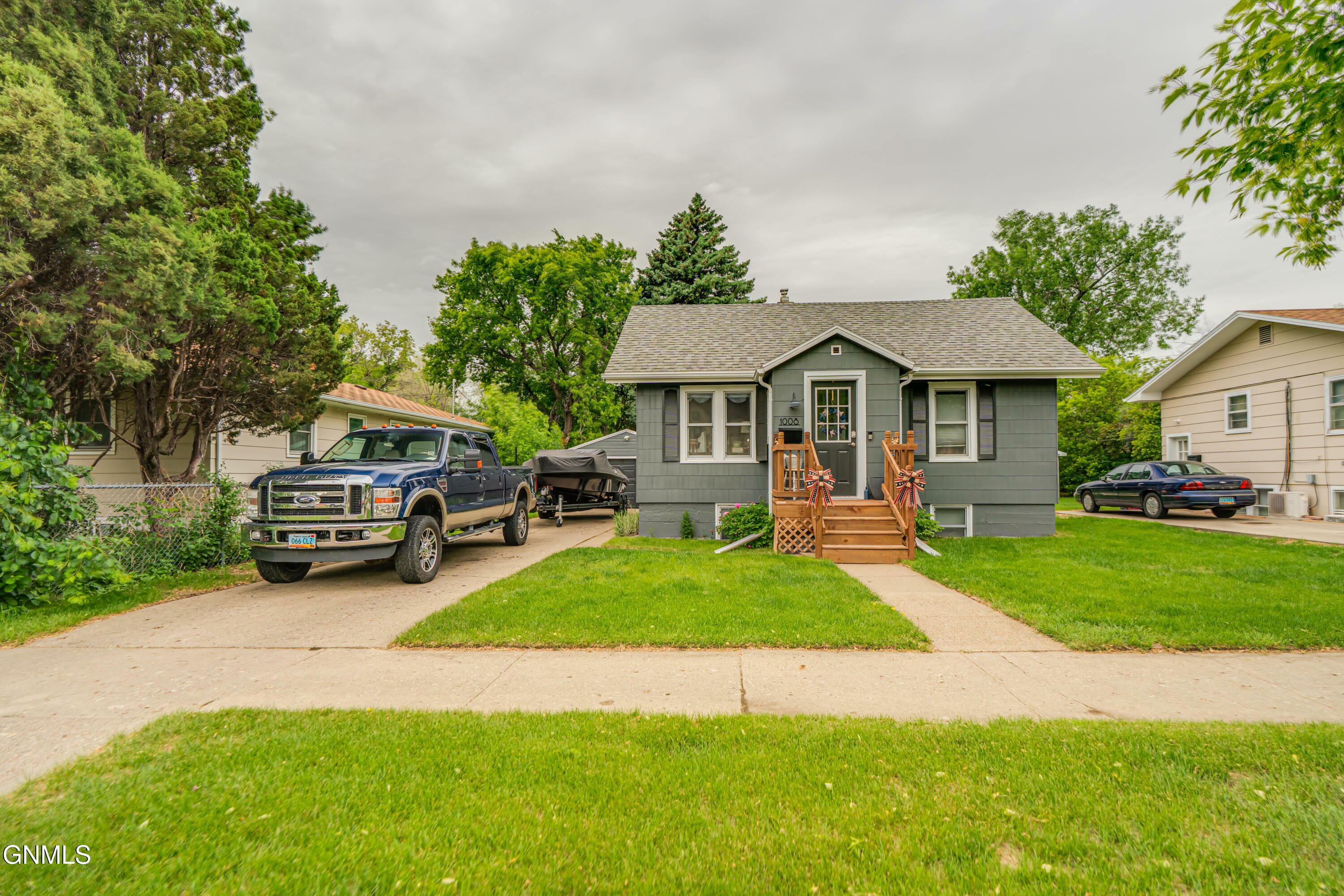 Property Photo: 1008 13th Street N ND 58501