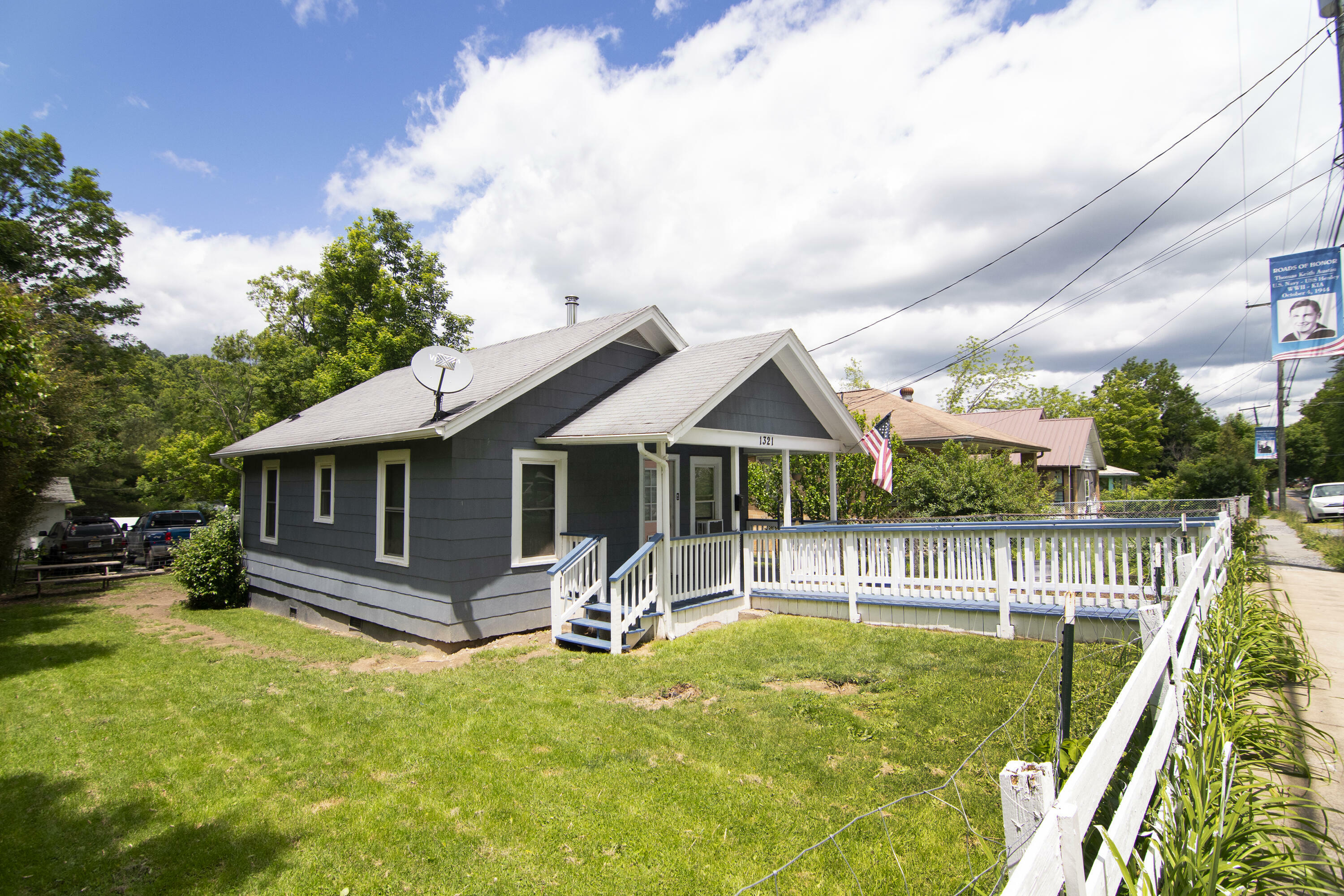 1321 E Main St  White Sulphur Springs WV 24986 photo