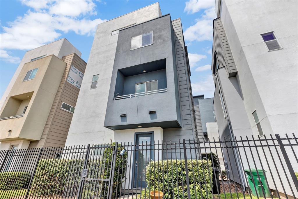 Property Photo: 1604 Bastrop Street TX 77003