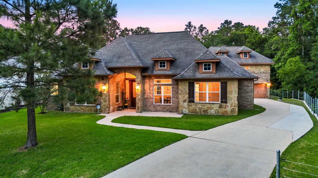 Property Photo: 42 Brookefield Circle TX 77355