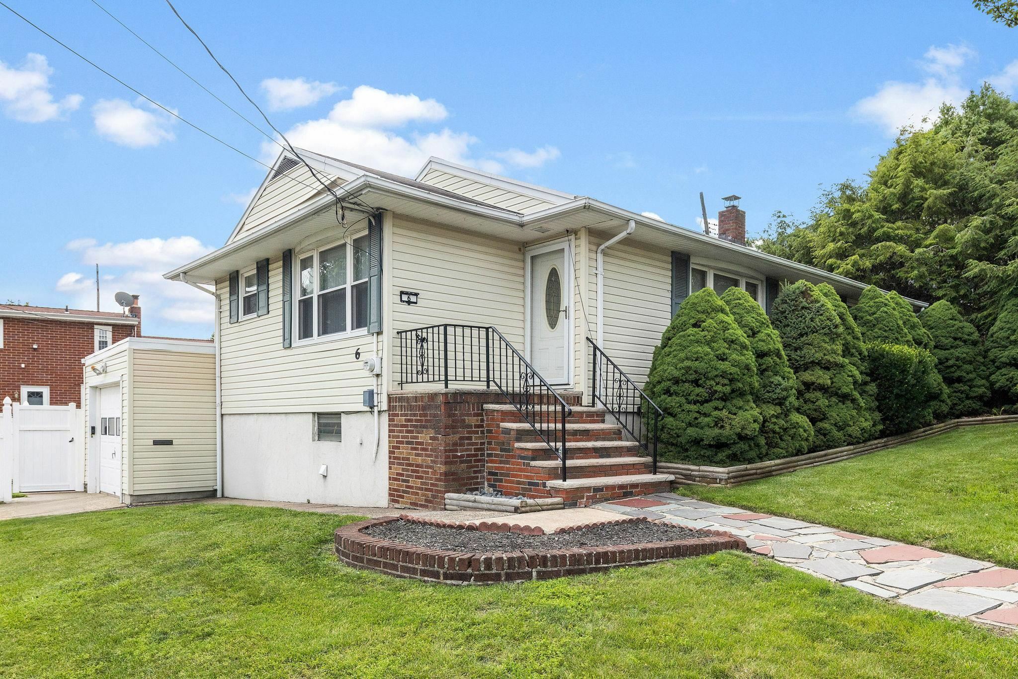 6 Gail Pl  Secaucus NJ 07094 photo