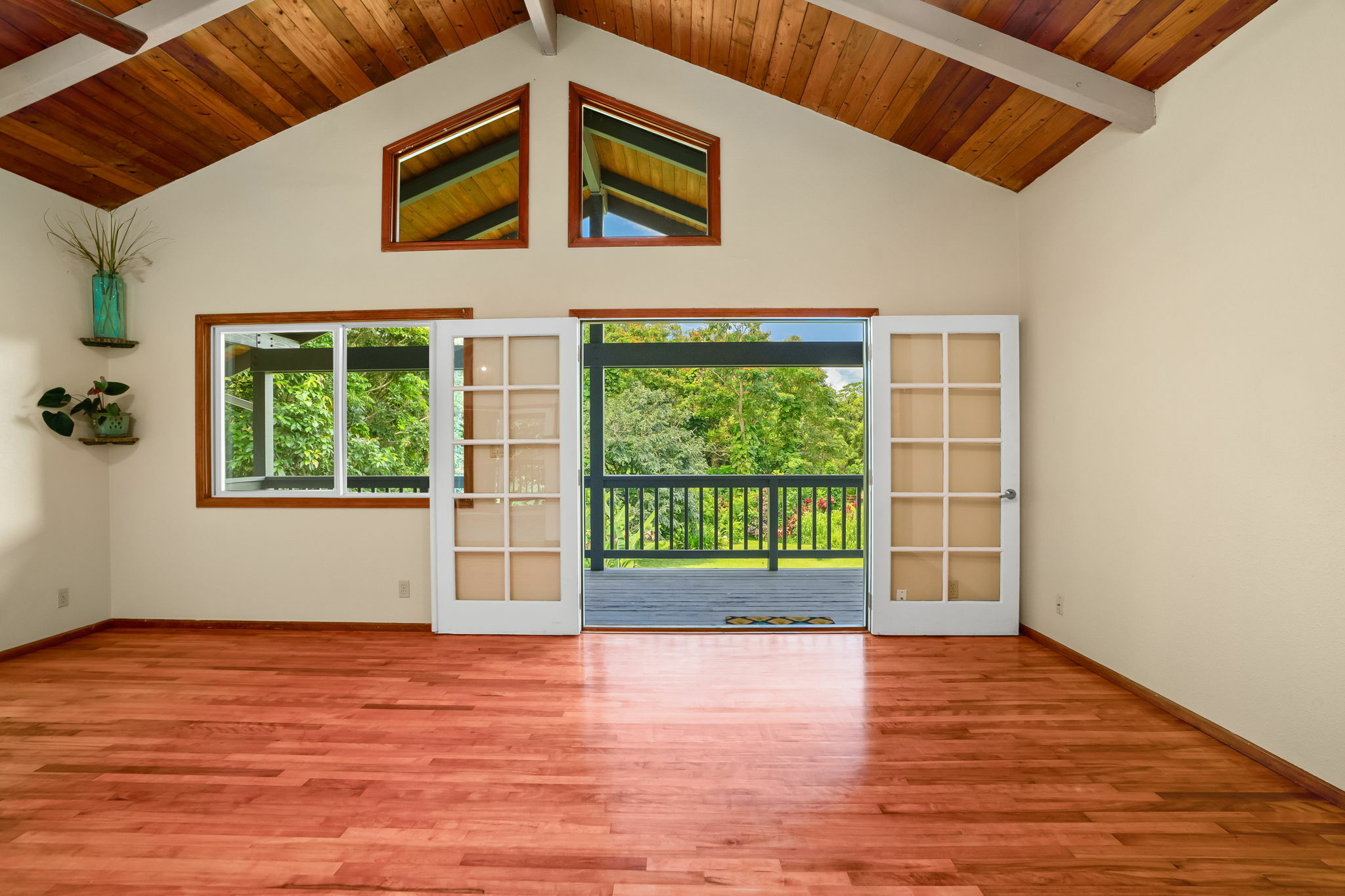 Property Photo: 6240 Olohena Rd HI 96746
