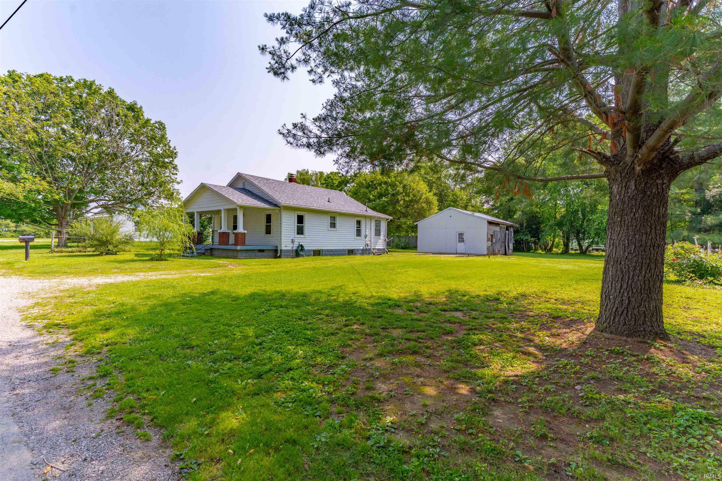 Property Photo:  413 S East Street  IN 47635 