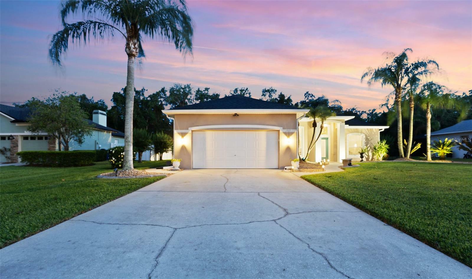 Property Photo: 1907 Sir Lancelot Circle FL 34772