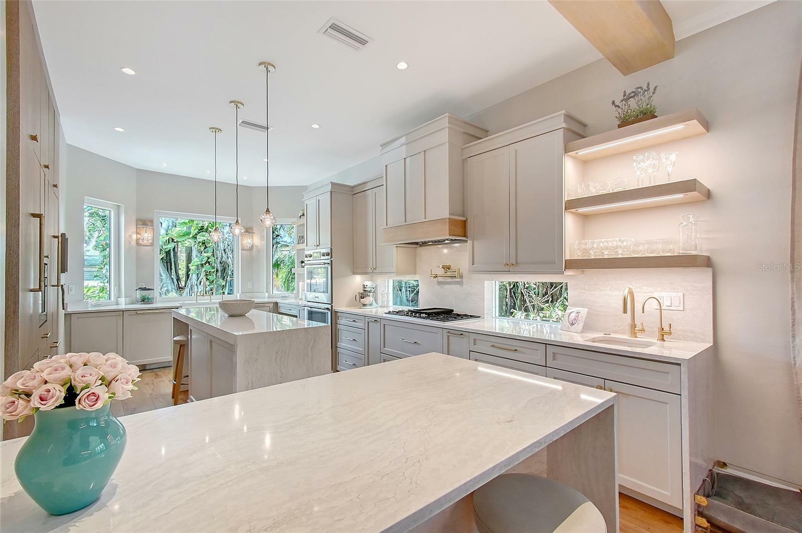 Property Photo: 3921 Maravic Place FL 34231