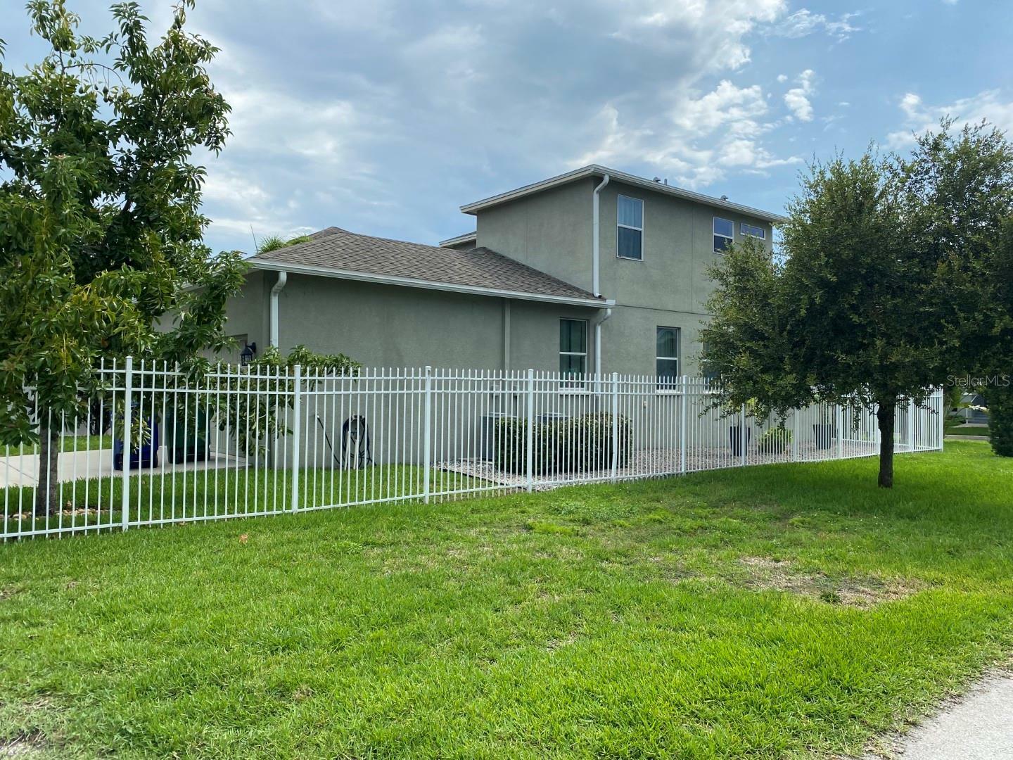 Property Photo: 809 N Oregon Avenue FL 33606
