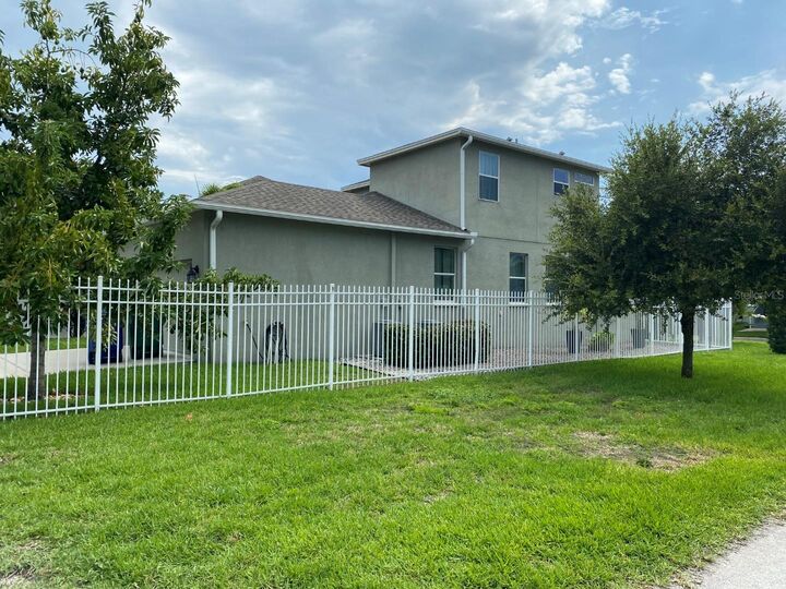 Property Photo: 809 N Oregon Avenue FL 33606