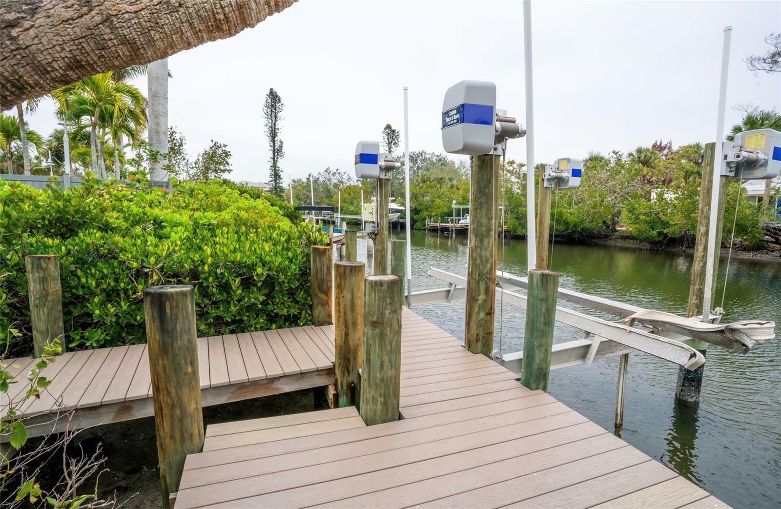 Property Photo: 5169 Oxford Drive FL 34242