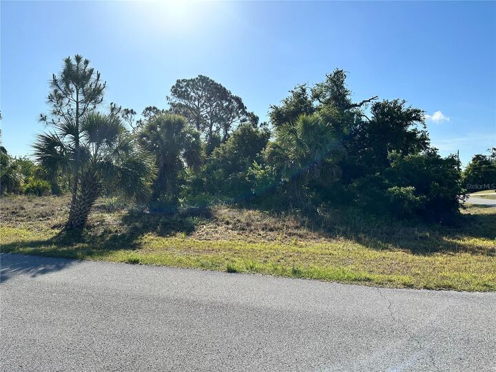 Property Photo: Argonne Court FL 34288