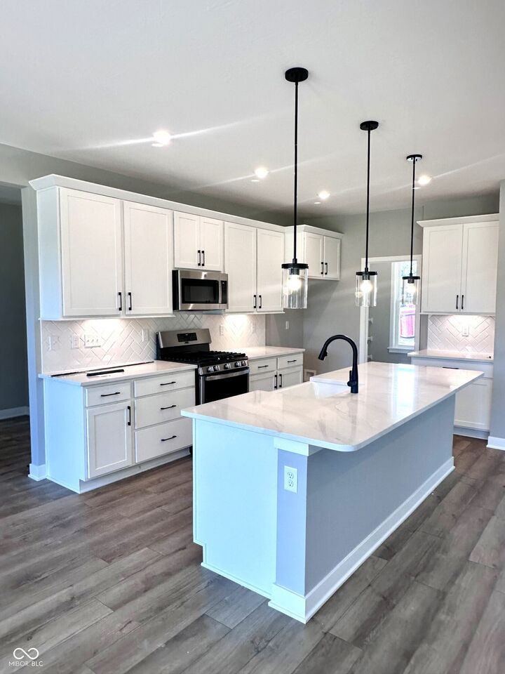 Property Photo: 6894 Renoir Way IN 46123