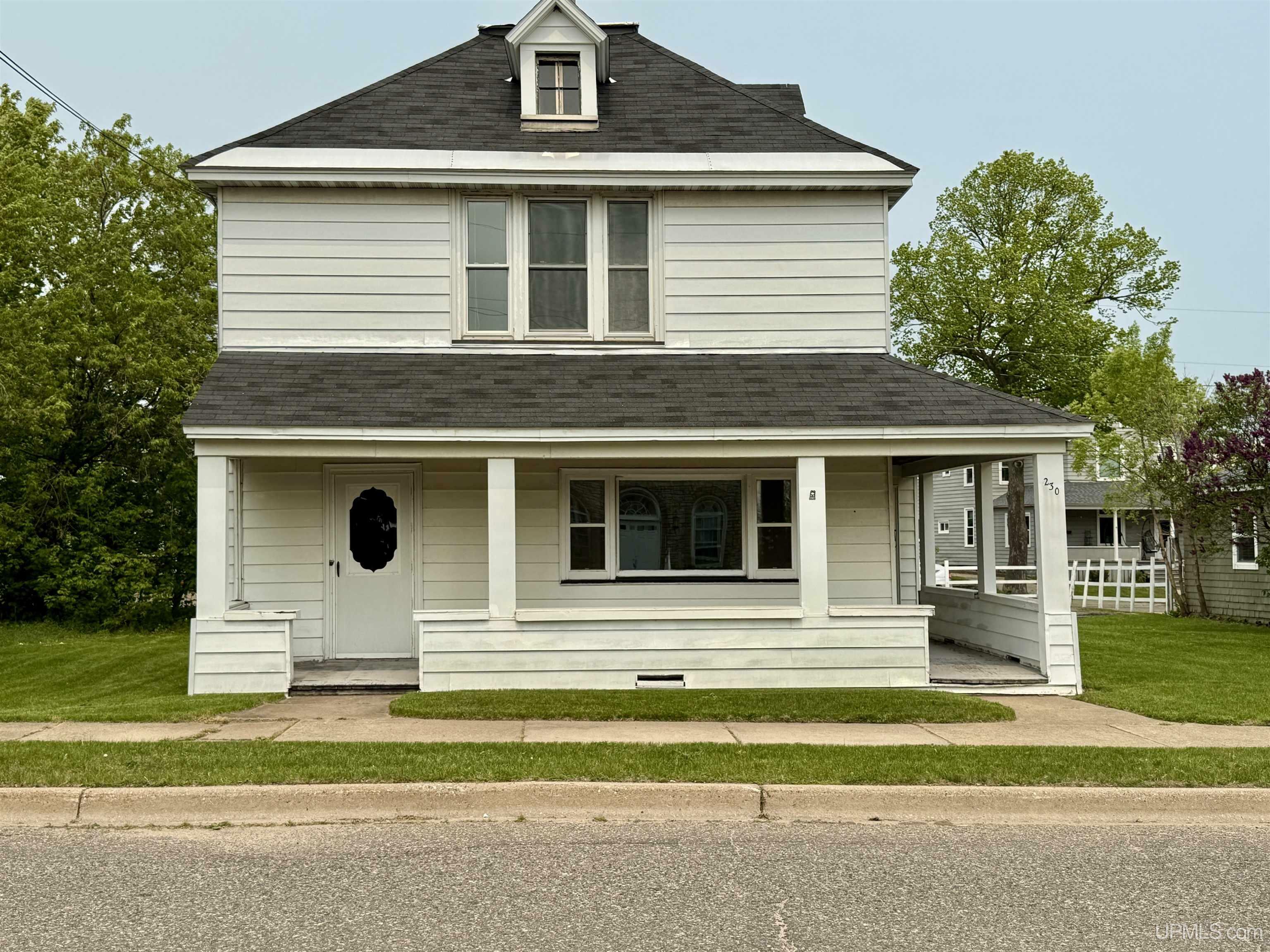 230 W Ridge Street  Marquette MI 49855 photo