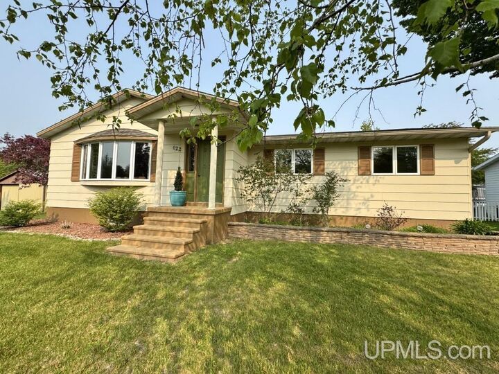 622 E Kemp Street  L'Anse MI 49946 photo