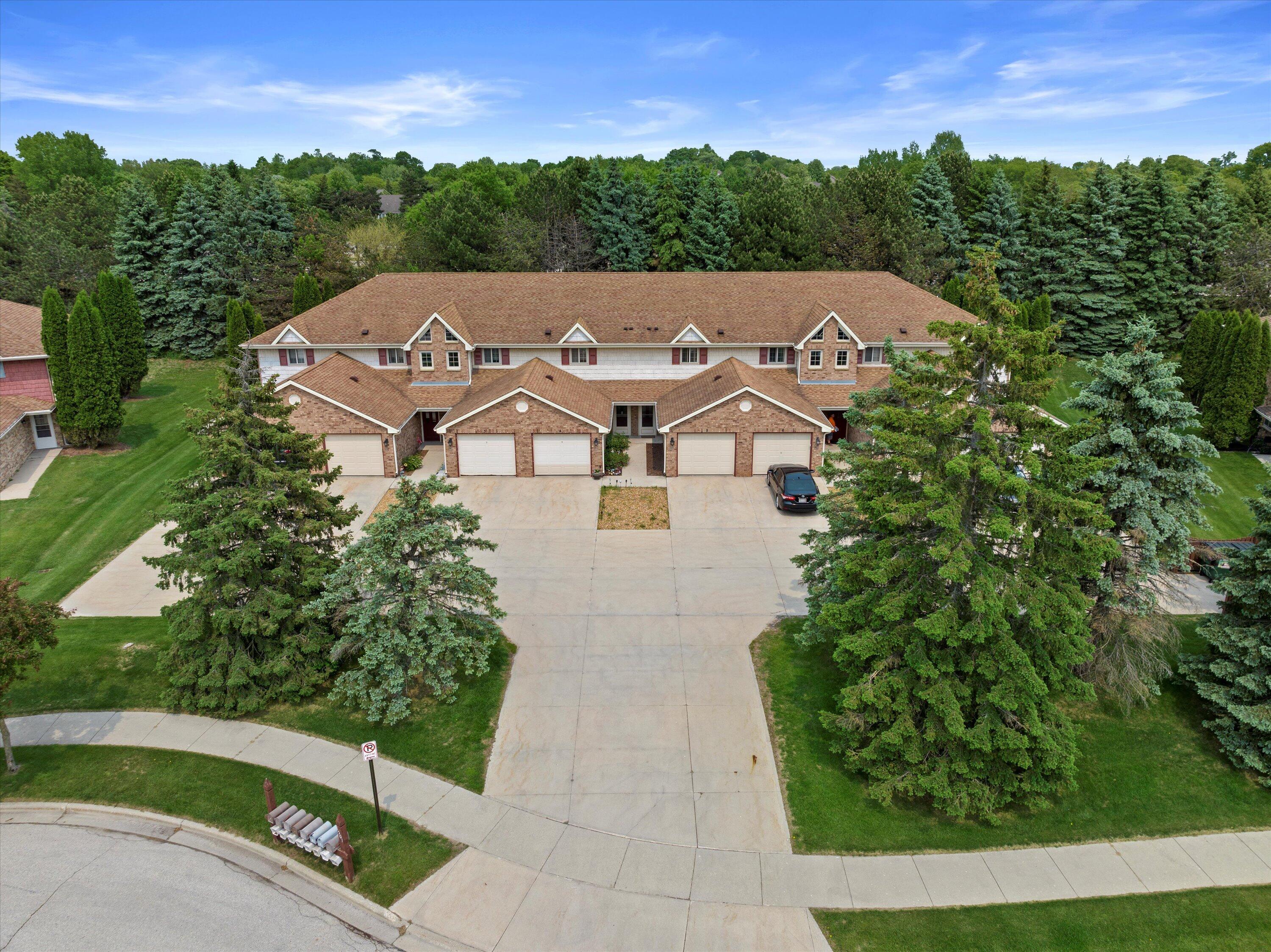 1507 Clarence Ct 5  West Bend WI 53095 photo