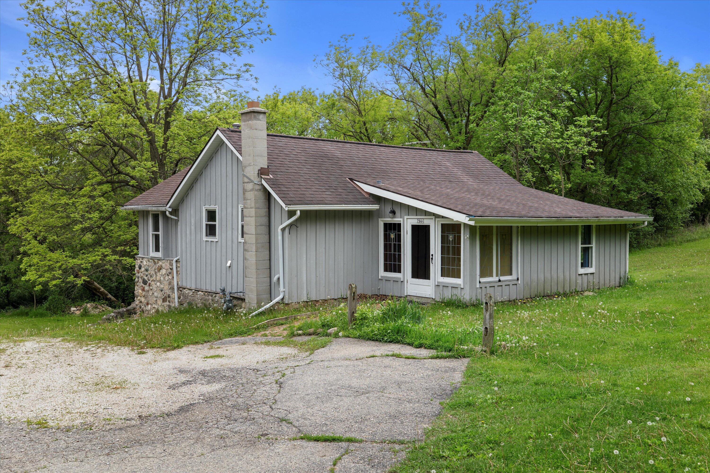 Property Photo: 794 Emerald Dr WI 53027