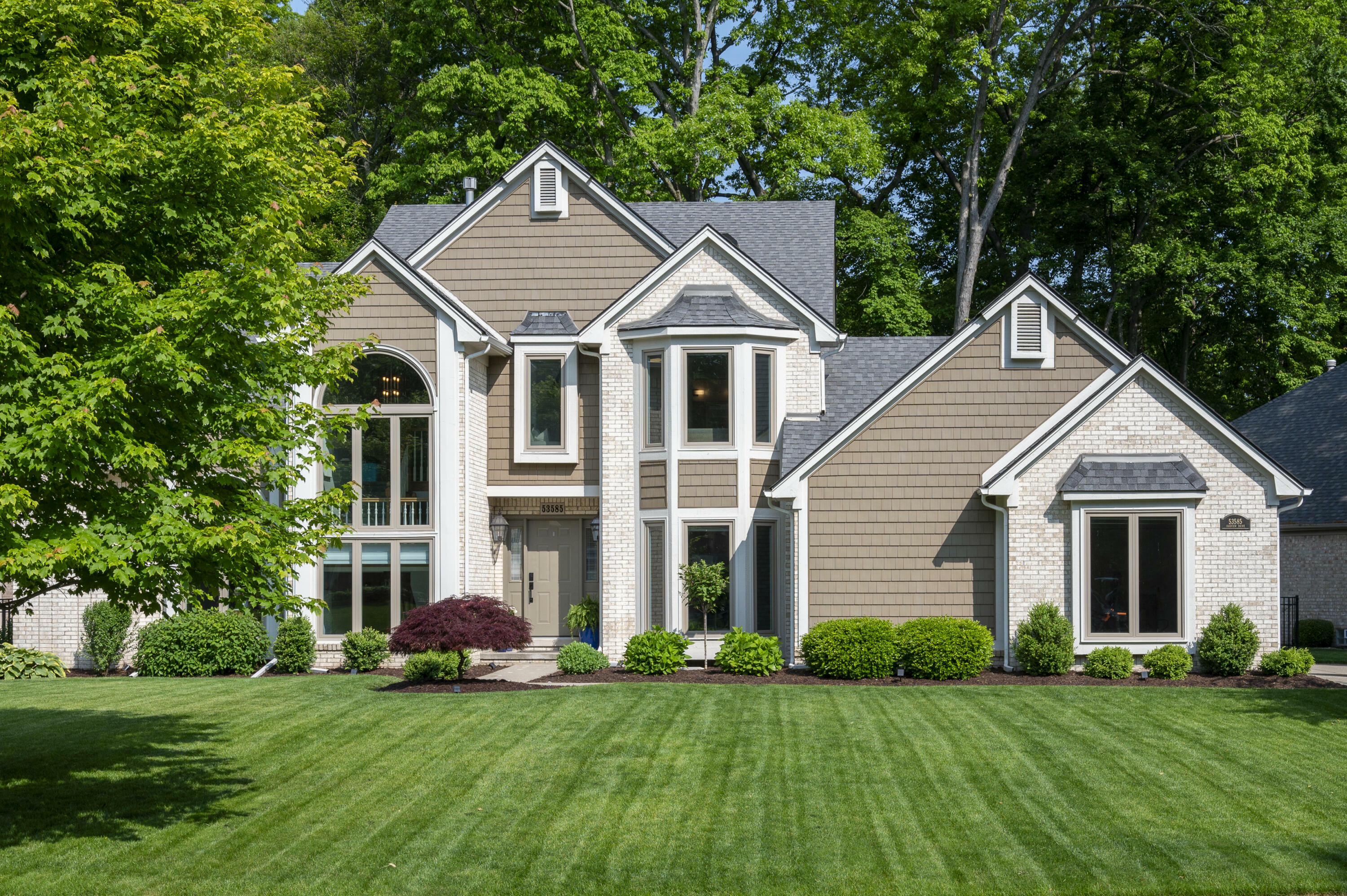 Property Photo: 53585 Oakview Drive MI 48315