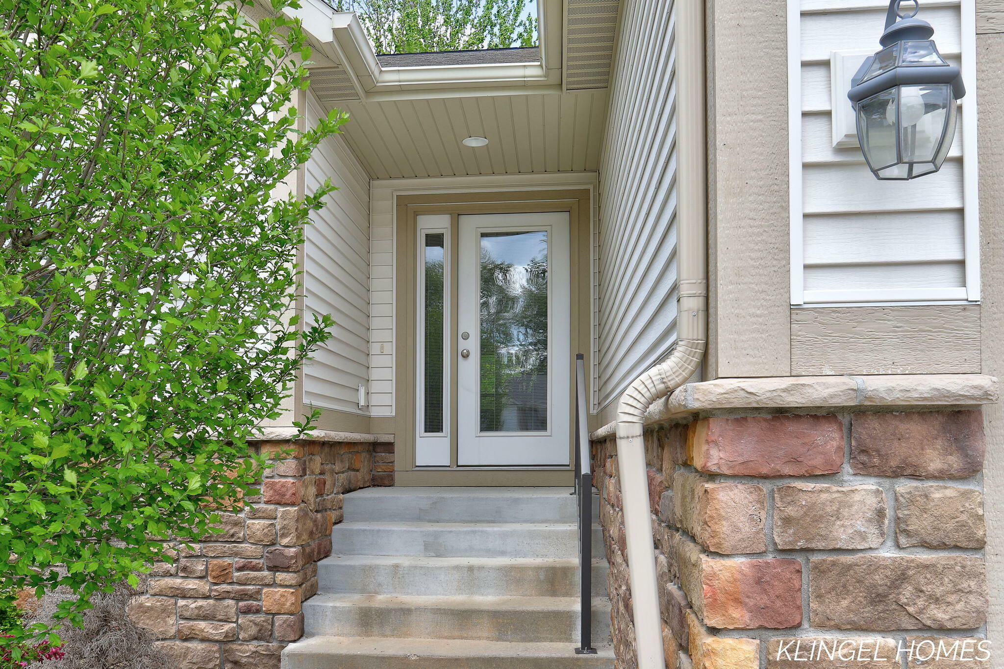 Property Photo: 926 N Sandalwood Circle MI 49441