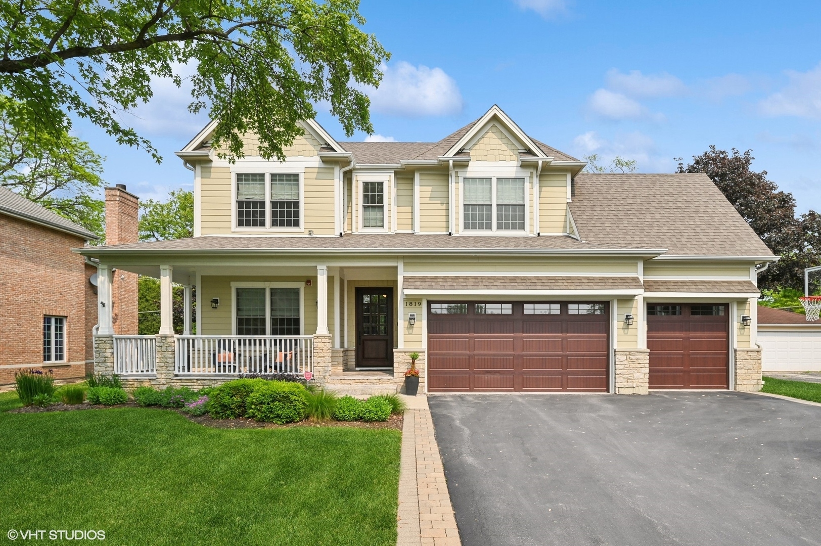 Property Photo: 1819 Summerton Road IL 60062