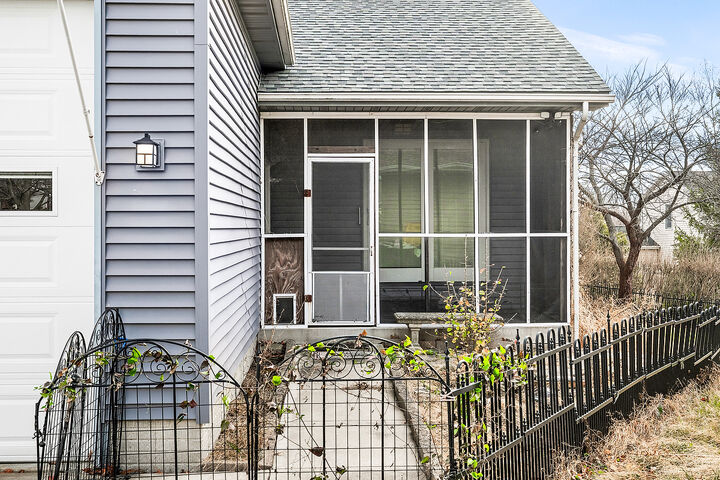 Property Photo: 1515 Belclare Road IL 61761