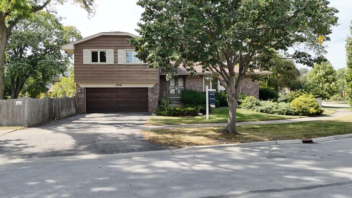 Property Photo: 494 E Atwood Court IL 60126