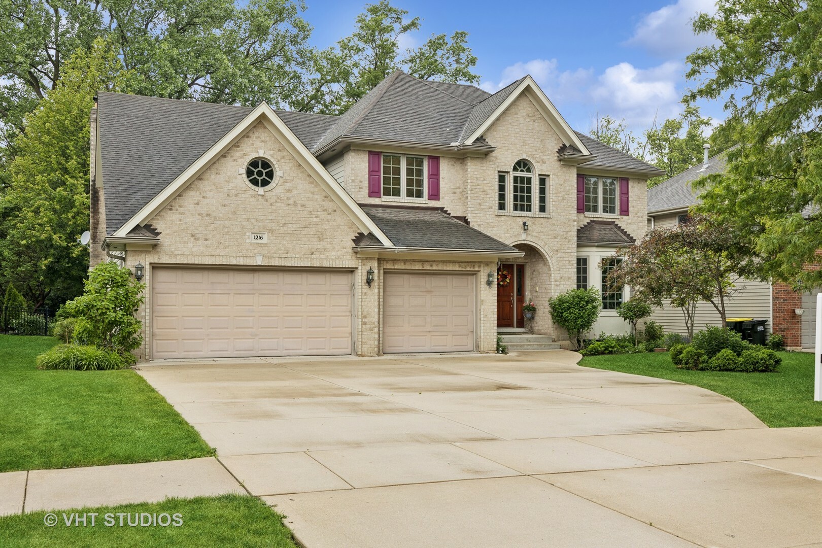 Property Photo: 1216 Richmond Avenue IL 60559