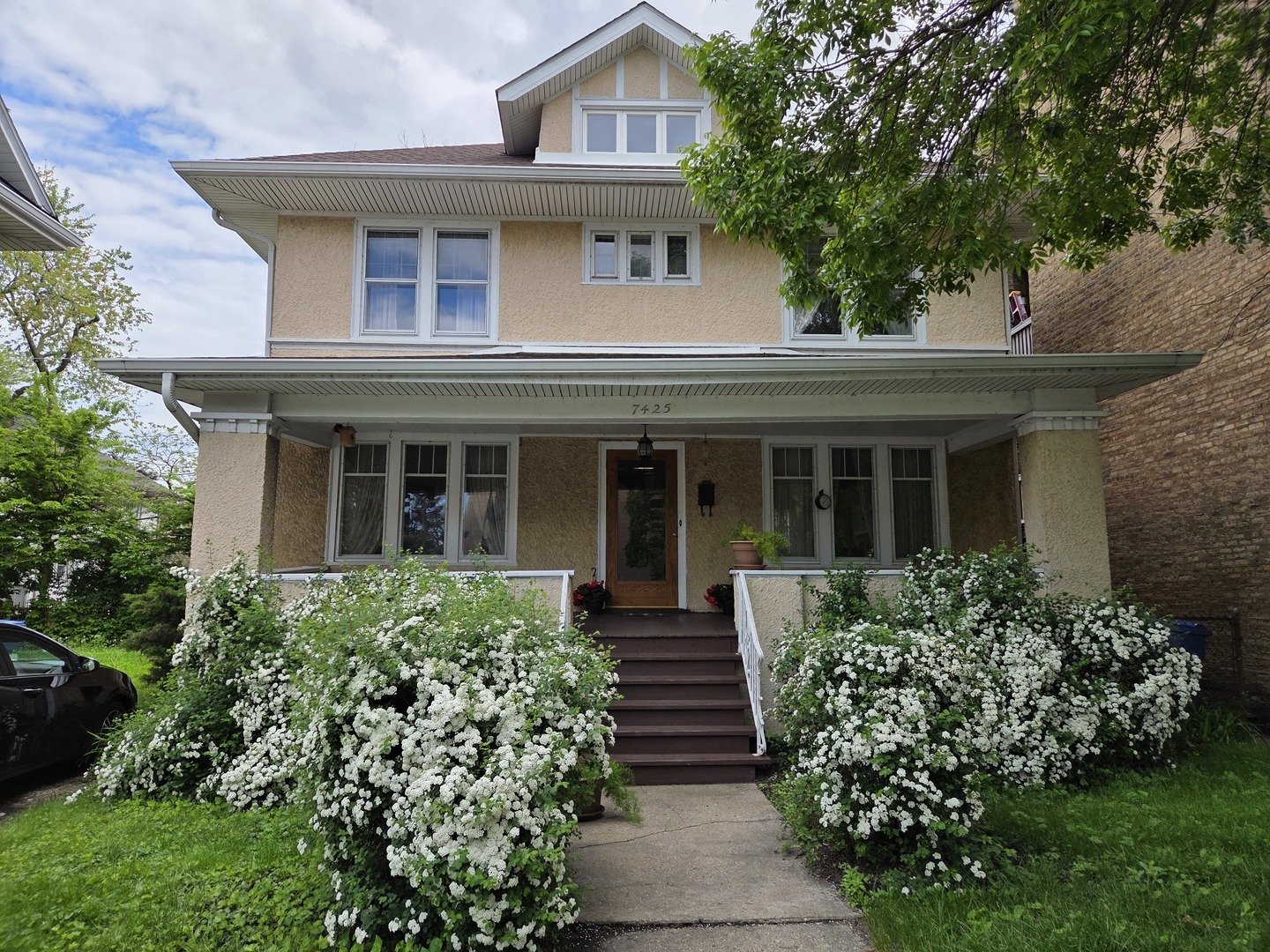 7425 N Rogers Avenue  Chicago IL 60626 photo