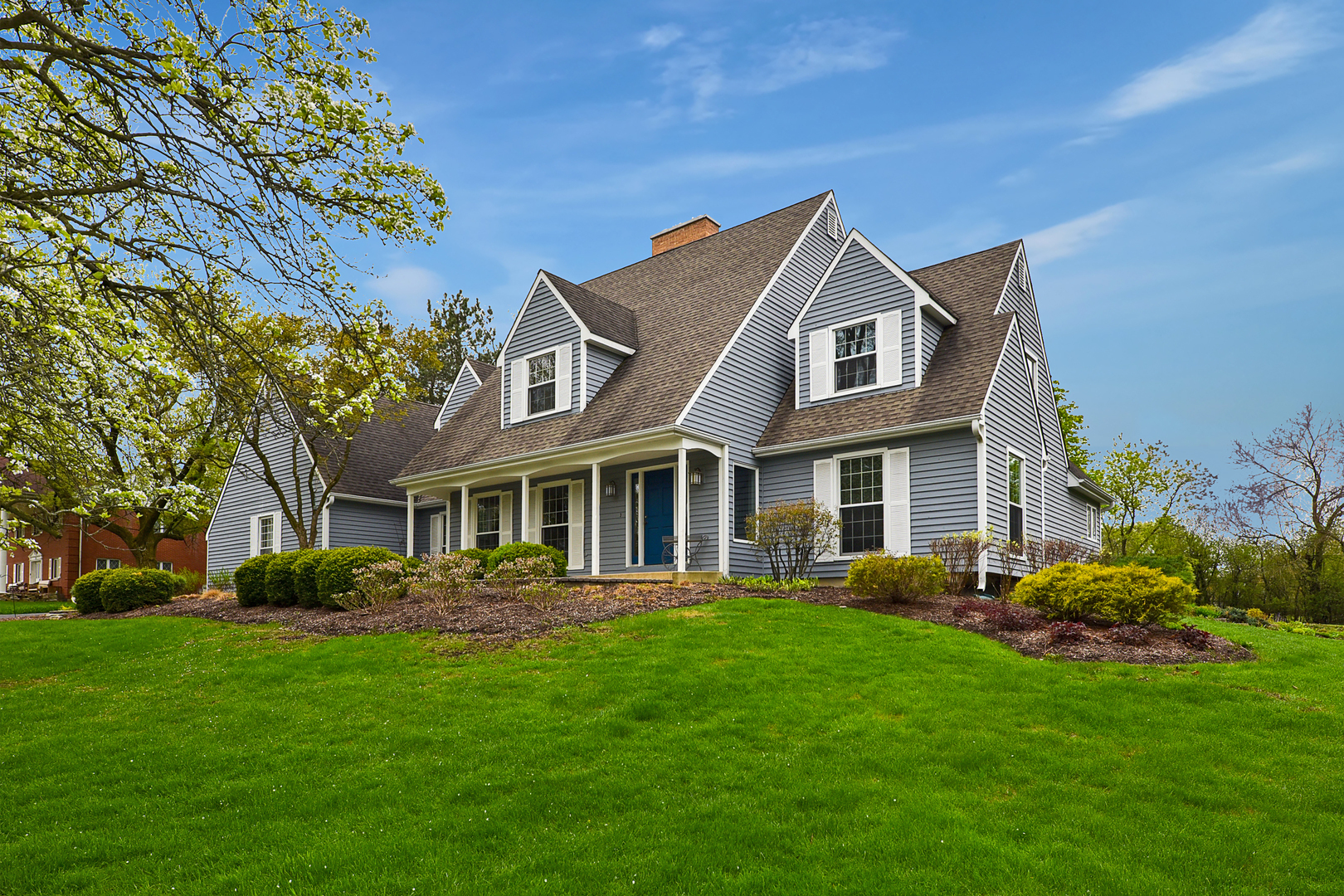 Property Photo: 350 Roberts Road IL 60010