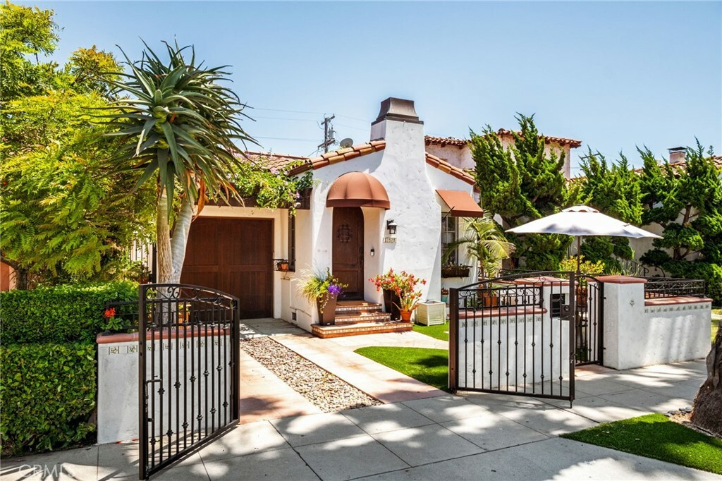 Property Photo: 158 Granada Avenue CA 90803