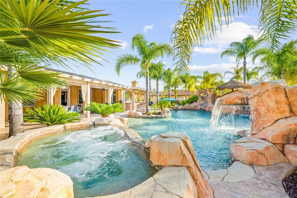 Property Photo: 41771 Aviv Court CA 92562