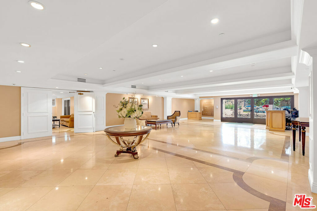 321 N Oakhurst Drive 203  Beverly Hills CA 90210 photo