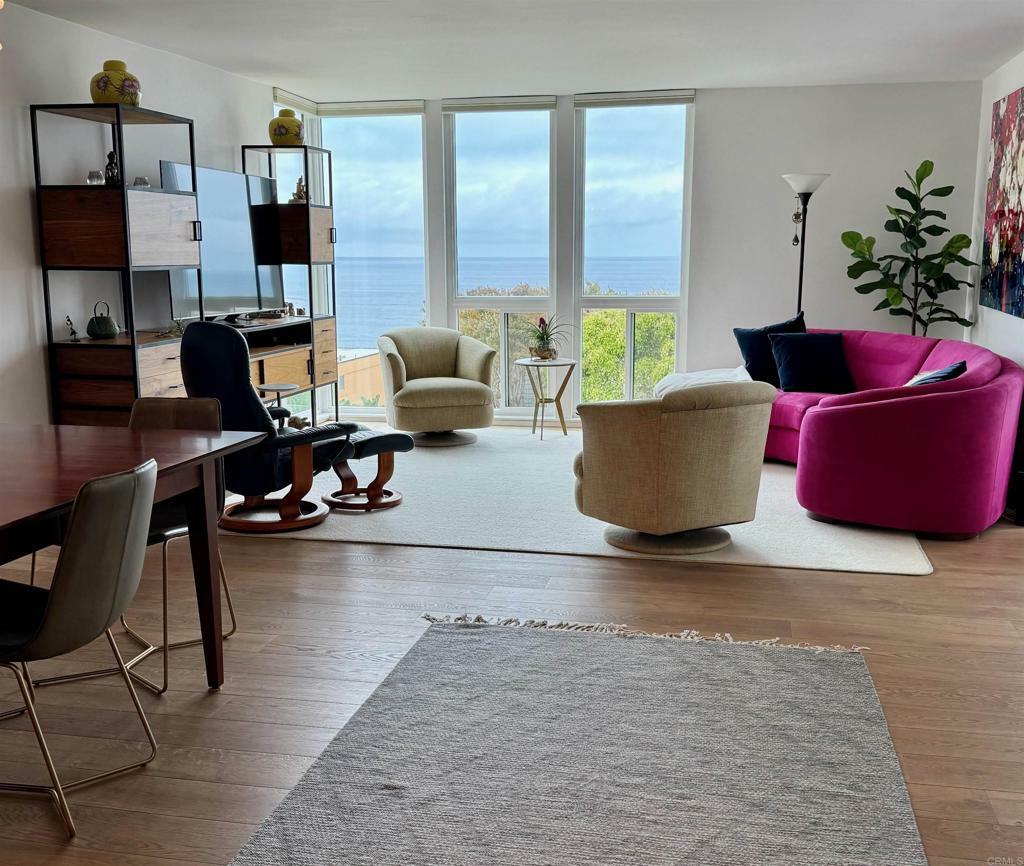424 Stratford Court A32  Del Mar CA 92014 photo