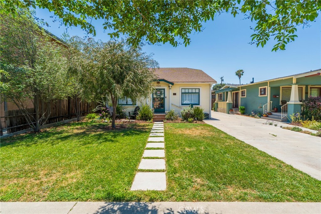 Property Photo:  1120 W Chestnut Street  CA 92805 