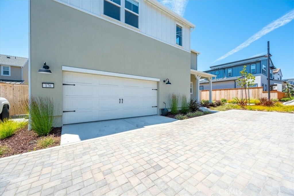Property Photo:  176 Tango Way  CA 93401 
