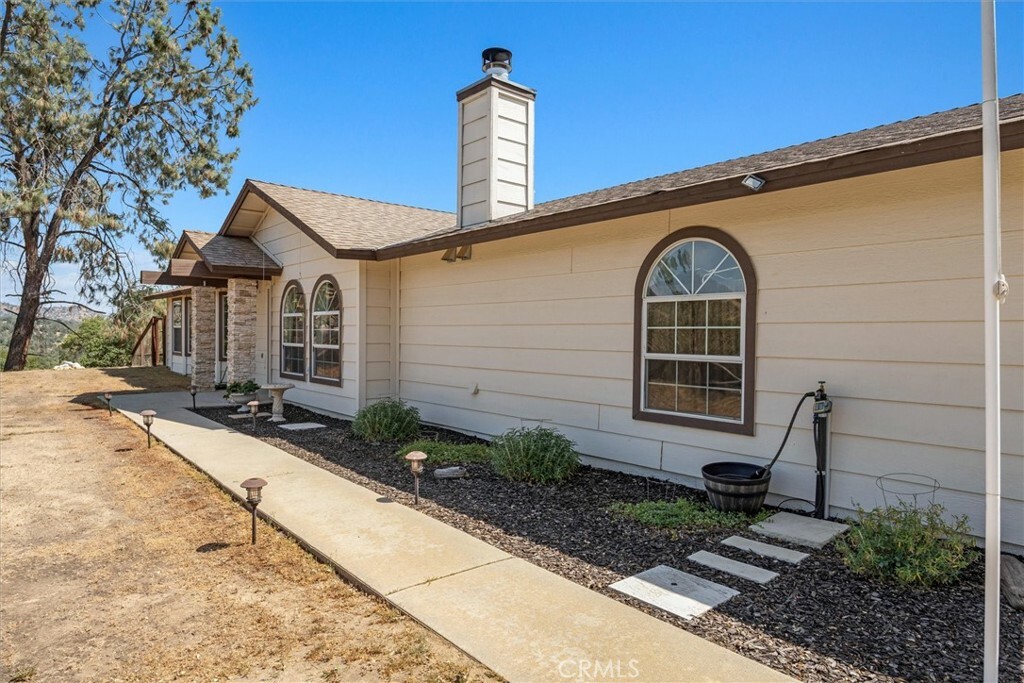 Property Photo:  30015 Stetson Drive  CA 93614 