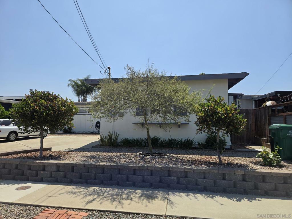 Property Photo: 3053 Greyling Dr CA 92123
